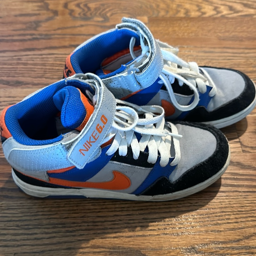 Nike Big Boys Size 4.5Y